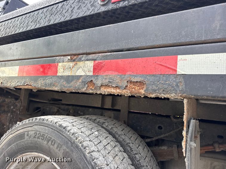 image for item DW6711 2013 Ford F450 Super Duty XL flatbed truck