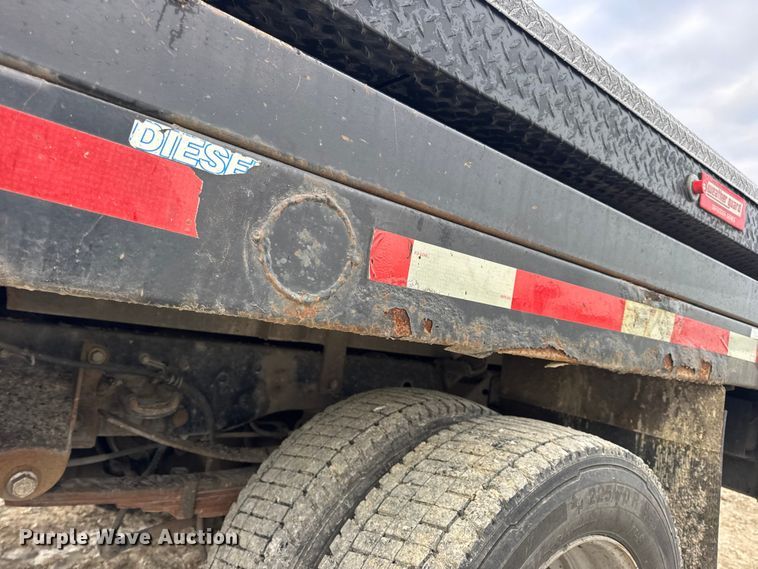 image for item DW6711 2013 Ford F450 Super Duty XL flatbed truck