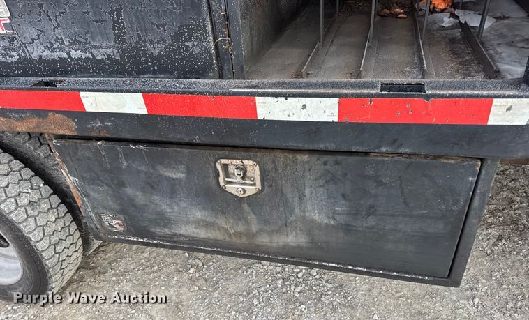 image for item DW6711 2013 Ford F450 Super Duty XL flatbed truck