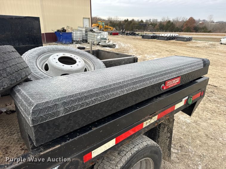 image for item DW6711 2013 Ford F450 Super Duty XL flatbed truck