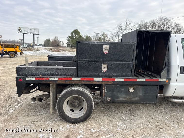 image for item DW6711 2013 Ford F450 Super Duty XL flatbed truck