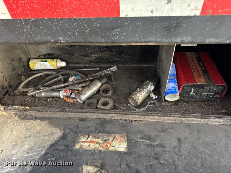 image for item DW6711 2013 Ford F450 Super Duty XL flatbed truck