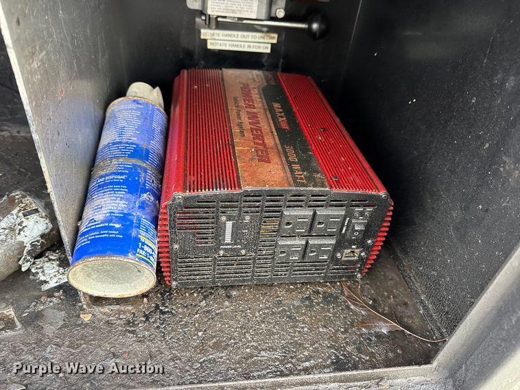 image for item DW6711 2013 Ford F450 Super Duty XL flatbed truck