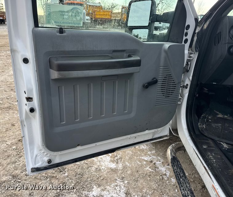 image for item DW6711 2013 Ford F450 Super Duty XL flatbed truck