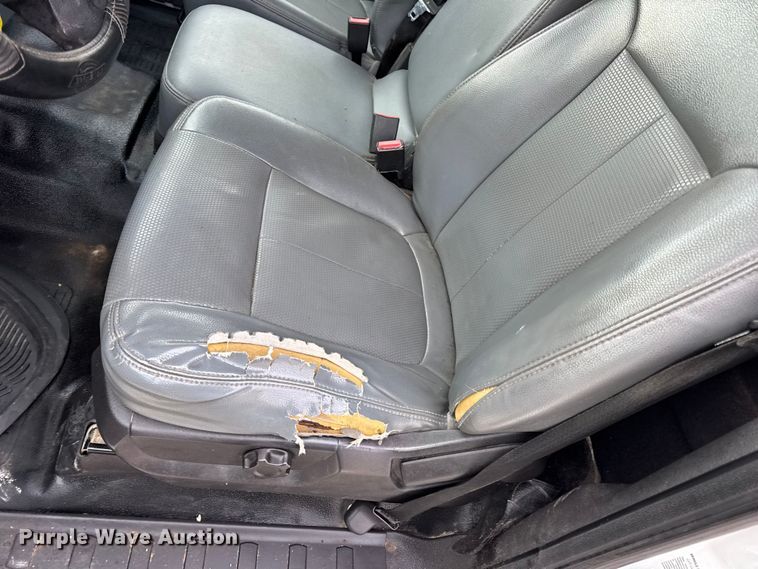 image for item DW6711 2013 Ford F450 Super Duty XL flatbed truck