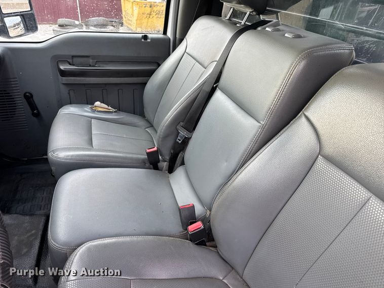 image for item DW6711 2013 Ford F450 Super Duty XL flatbed truck