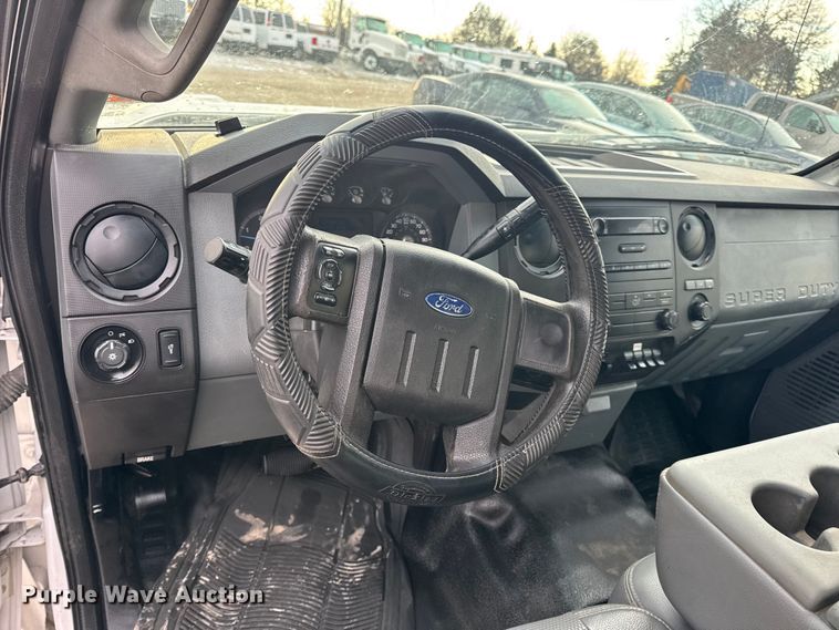 image for item DW6711 2013 Ford F450 Super Duty XL flatbed truck