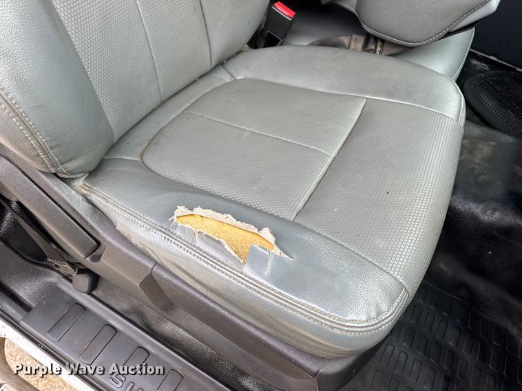 image for item DW6711 2013 Ford F450 Super Duty XL flatbed truck