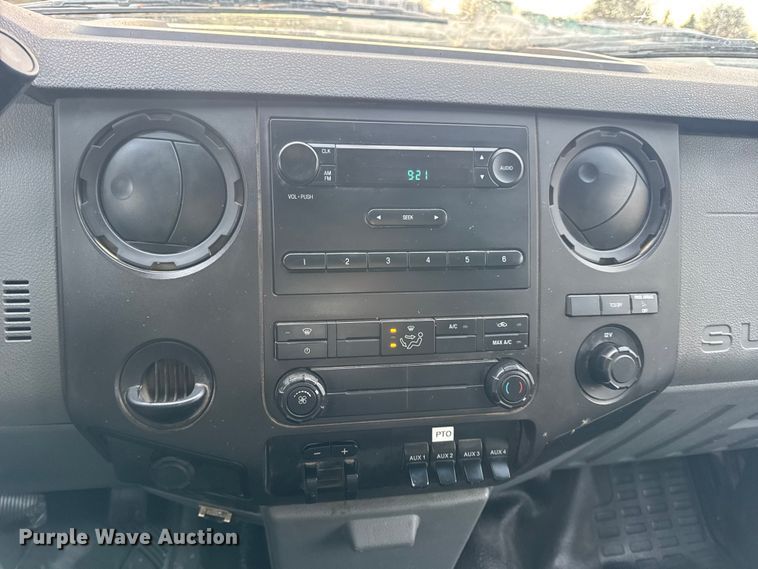 image for item DW6711 2013 Ford F450 Super Duty XL flatbed truck