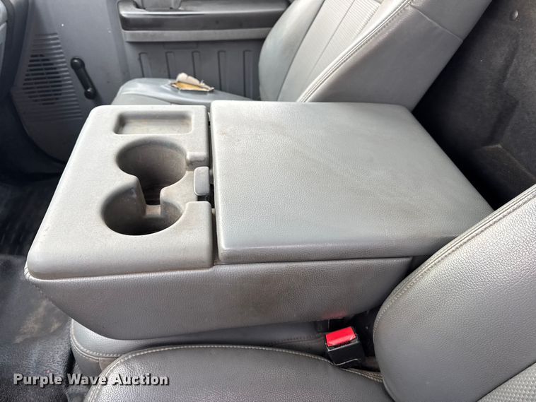 image for item DW6711 2013 Ford F450 Super Duty XL flatbed truck