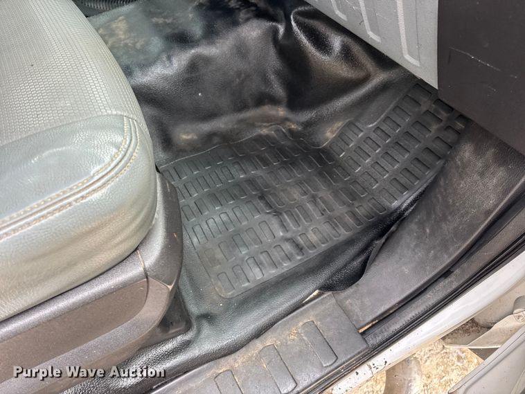 image for item DW6711 2013 Ford F450 Super Duty XL flatbed truck