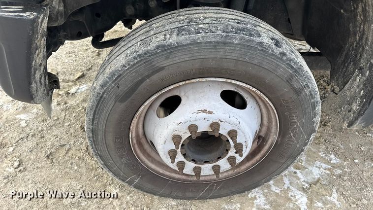 image for item DW6711 2013 Ford F450 Super Duty XL flatbed truck