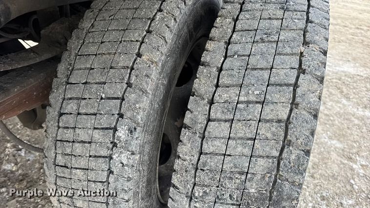 image for item DW6711 2013 Ford F450 Super Duty XL flatbed truck