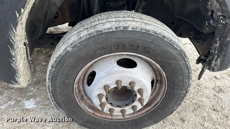 image for item DW6711 2013 Ford F450 Super Duty XL flatbed truck