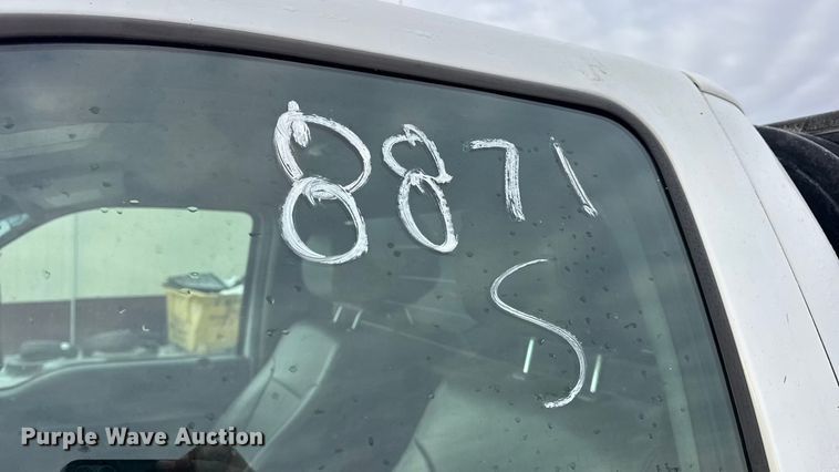 image for item DW6711 2013 Ford F450 Super Duty XL flatbed truck