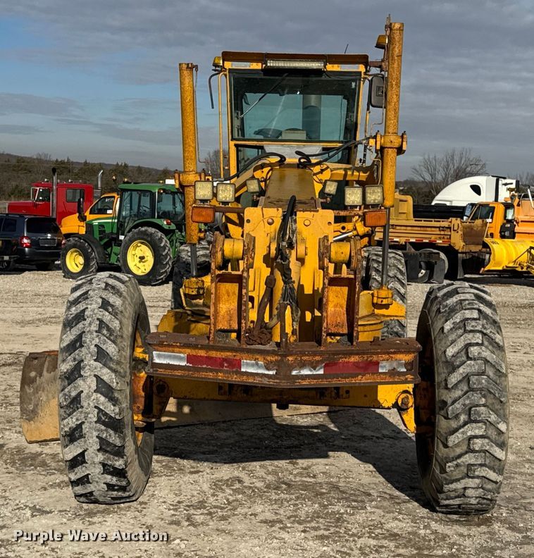 image for item DW6713 1992 John Deere 770B motor grader