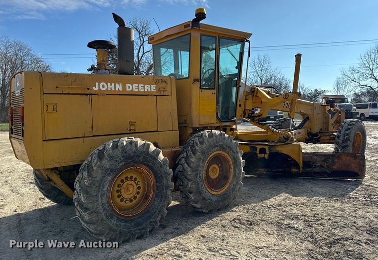 image for item DW6713 1992 John Deere 770B motor grader
