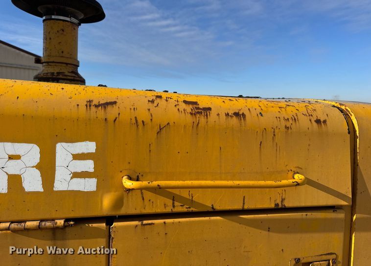 image for item DW6713 1992 John Deere 770B motor grader