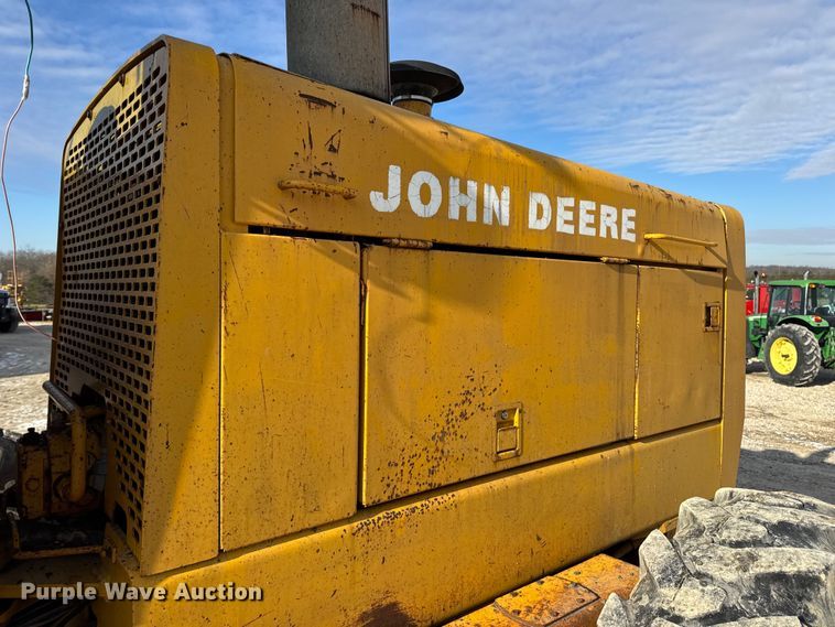 image for item DW6713 1992 John Deere 770B motor grader