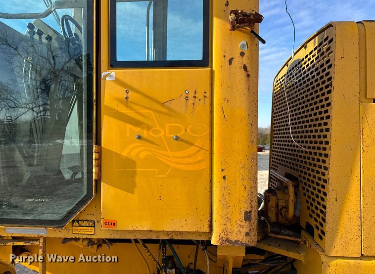 image for item DW6713 1992 John Deere 770B motor grader