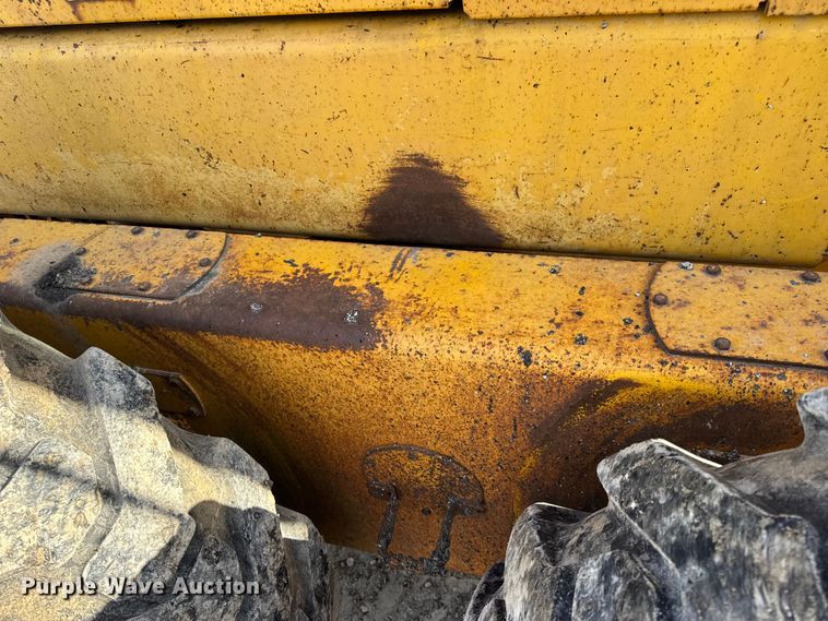 image for item DW6713 1992 John Deere 770B motor grader