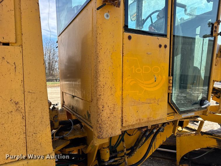 image for item DW6713 1992 John Deere 770B motor grader