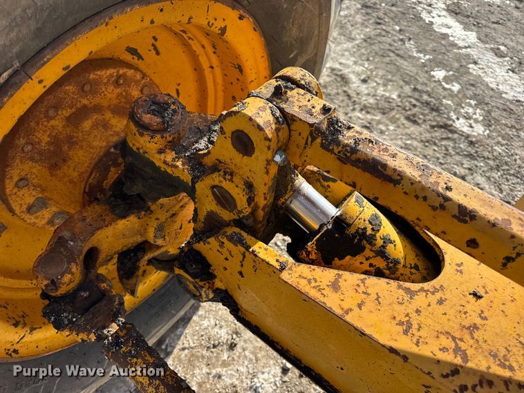 image for item DW6713 1992 John Deere 770B motor grader