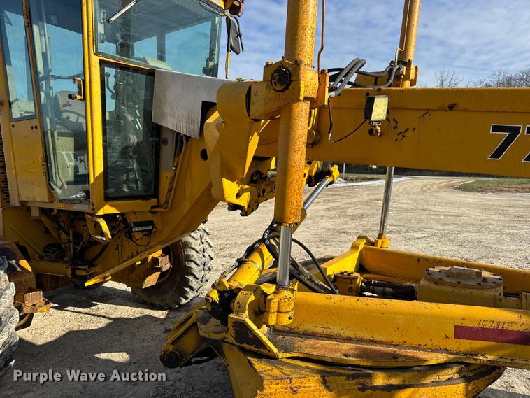 image for item DW6713 1992 John Deere 770B motor grader