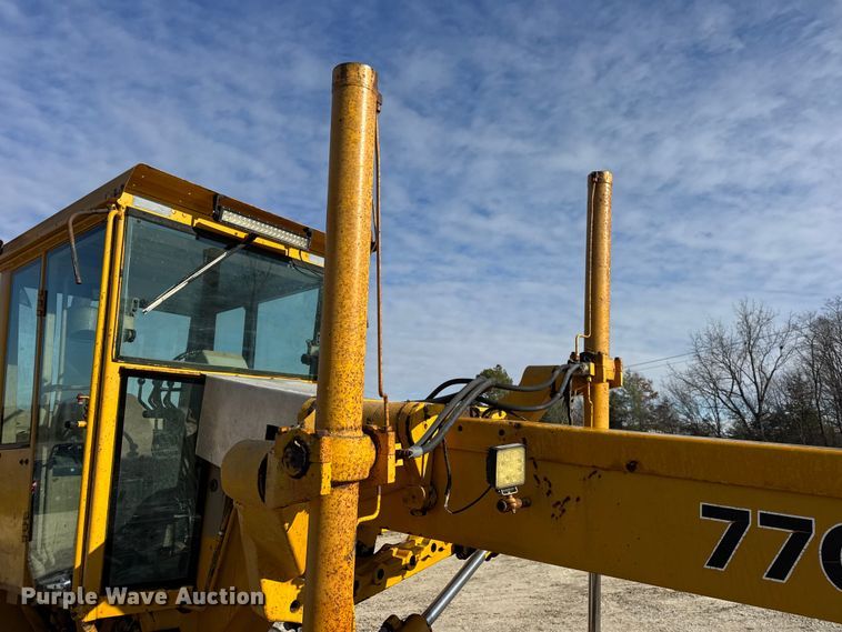 image for item DW6713 1992 John Deere 770B motor grader