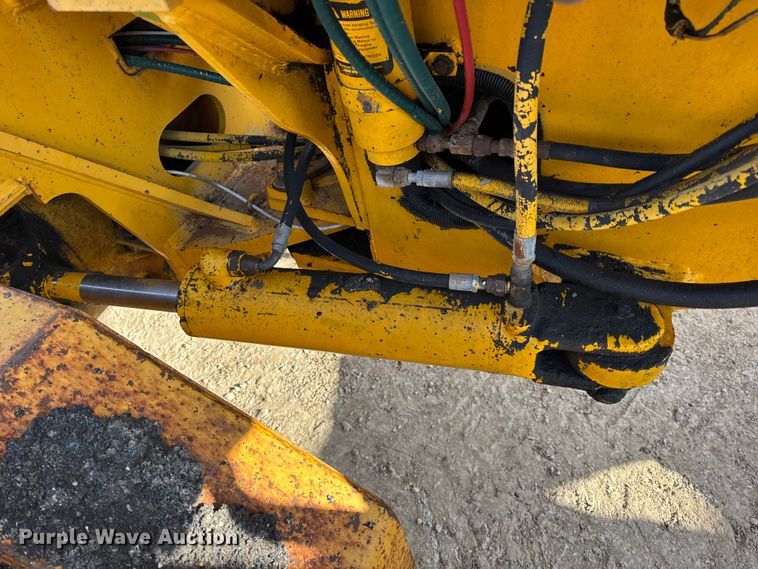 image for item DW6713 1992 John Deere 770B motor grader