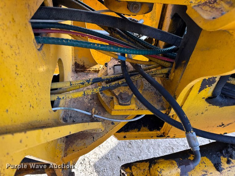 image for item DW6713 1992 John Deere 770B motor grader