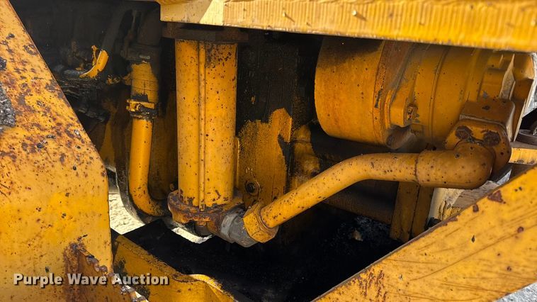 image for item DW6713 1992 John Deere 770B motor grader