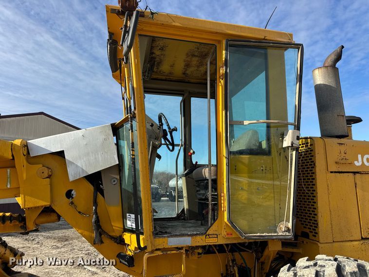 image for item DW6713 1992 John Deere 770B motor grader