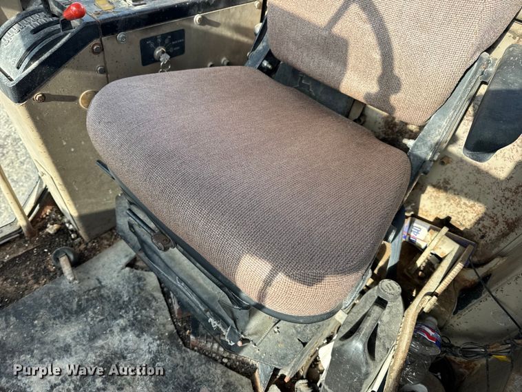 image for item DW6713 1992 John Deere 770B motor grader