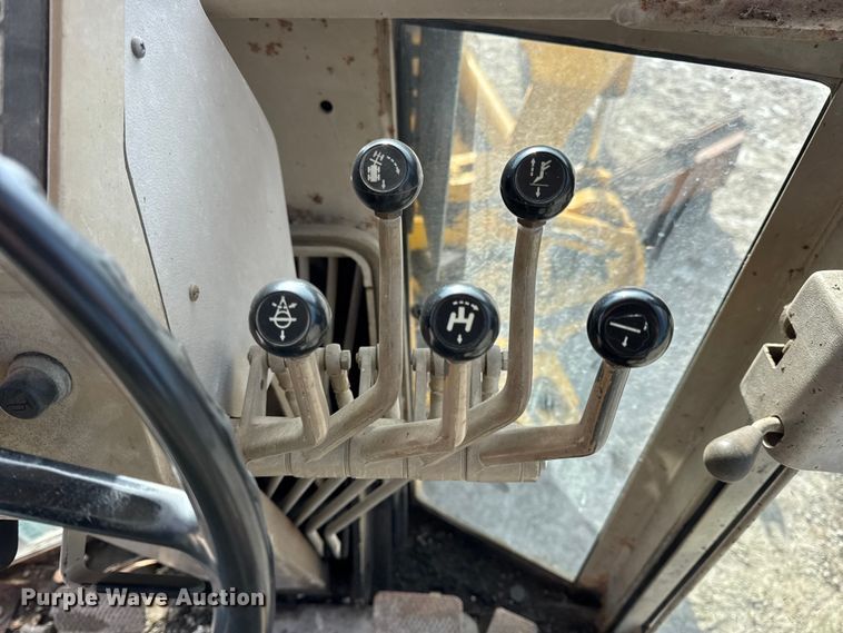 image for item DW6713 1992 John Deere 770B motor grader