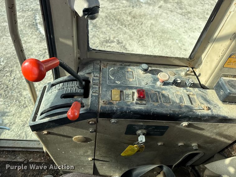 image for item DW6713 1992 John Deere 770B motor grader