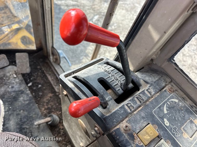 image for item DW6713 1992 John Deere 770B motor grader