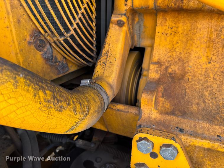 image for item DW6713 1992 John Deere 770B motor grader