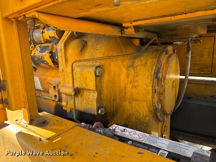 image for item DW6713 1992 John Deere 770B motor grader