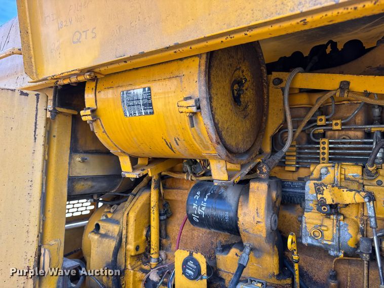 image for item DW6713 1992 John Deere 770B motor grader