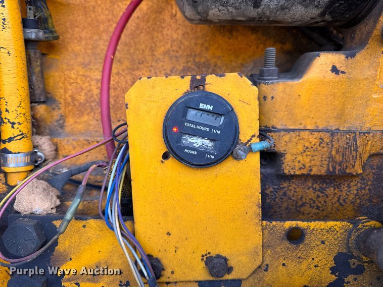 image for item DW6713 1992 John Deere 770B motor grader