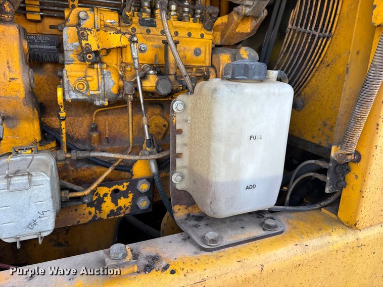 image for item DW6713 1992 John Deere 770B motor grader