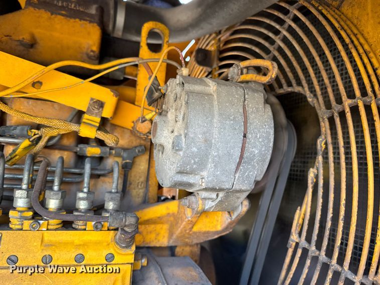 image for item DW6713 1992 John Deere 770B motor grader