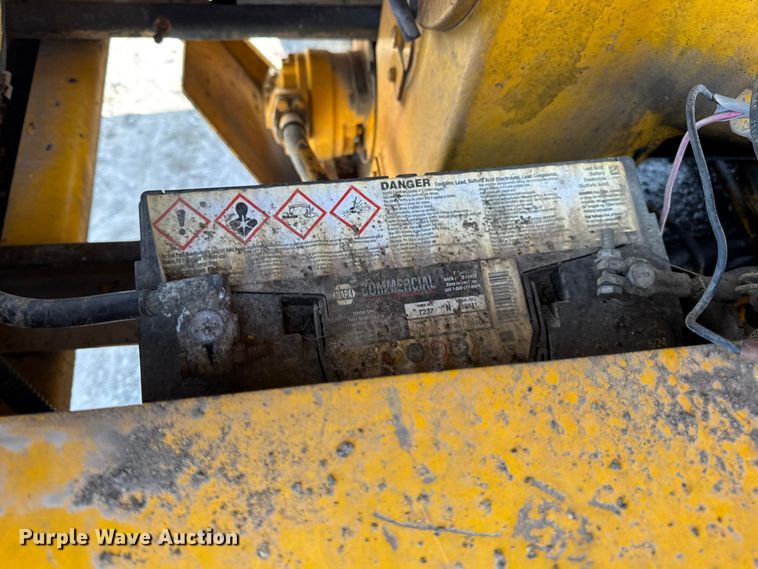 image for item DW6713 1992 John Deere 770B motor grader