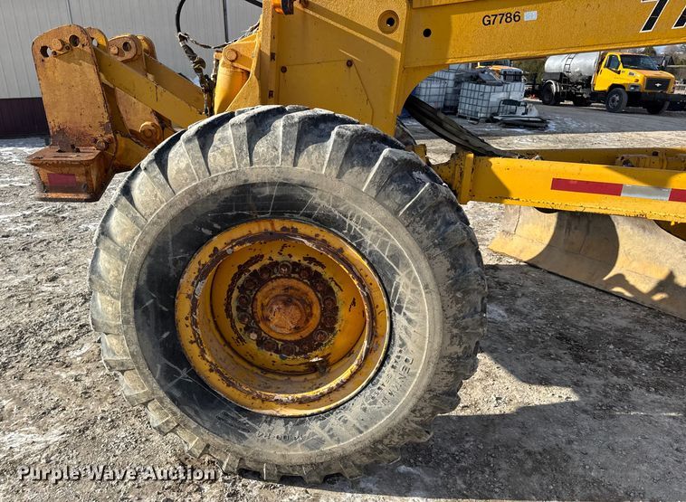 image for item DW6713 1992 John Deere 770B motor grader