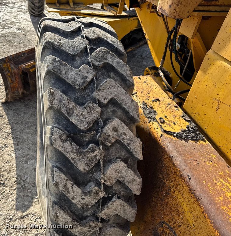 image for item DW6713 1992 John Deere 770B motor grader