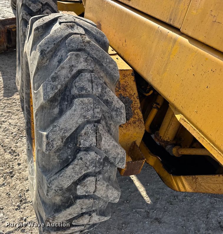 image for item DW6713 1992 John Deere 770B motor grader