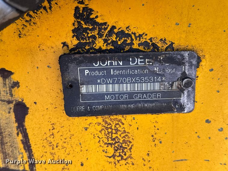 image for item DW6713 1992 John Deere 770B motor grader