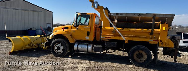 image for item DW6715 2006 International 7400 dump truck