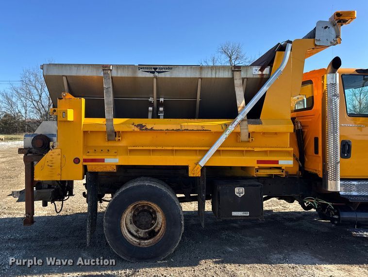 image for item DW6715 2006 International 7400 dump truck